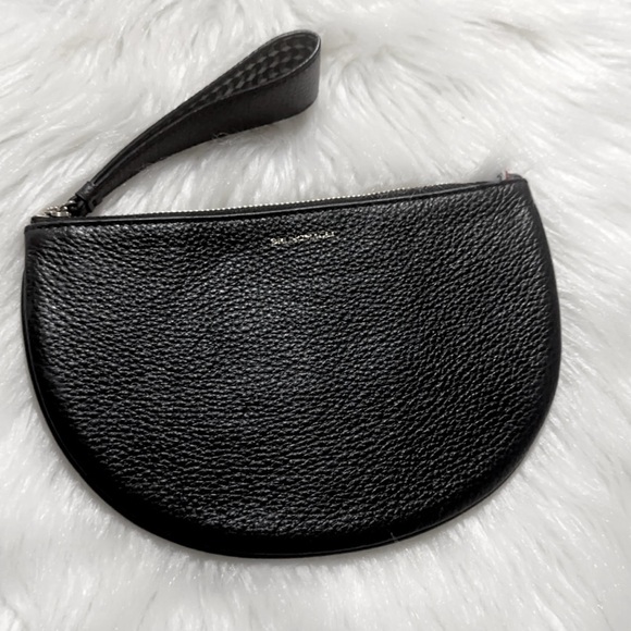 NWOT Bruno Magli Italian pebbled leather wristlet 10” X 6.5” approximately - Picture 8 of 8